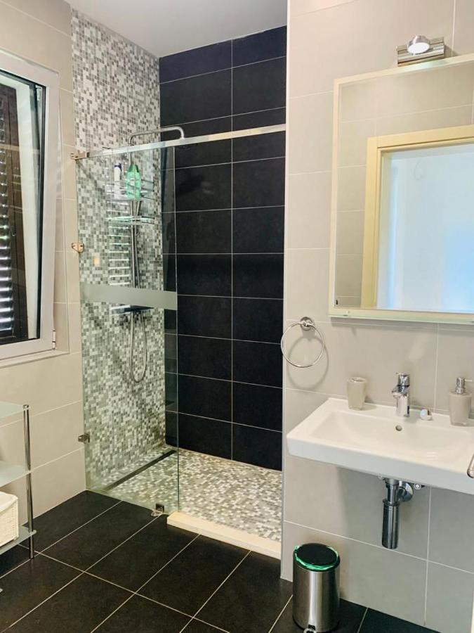 Lavender Bay Apartment F8 Donji Morinj Ngoại thất bức ảnh